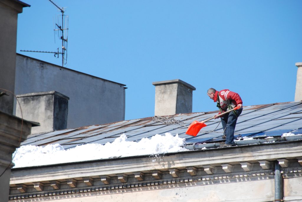 Extending Commercial Roof Life By Properly Clearing And Removing Snow