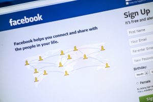 Facebook Sign Up Page For using Facebook Groups to find commercial contractors blog
